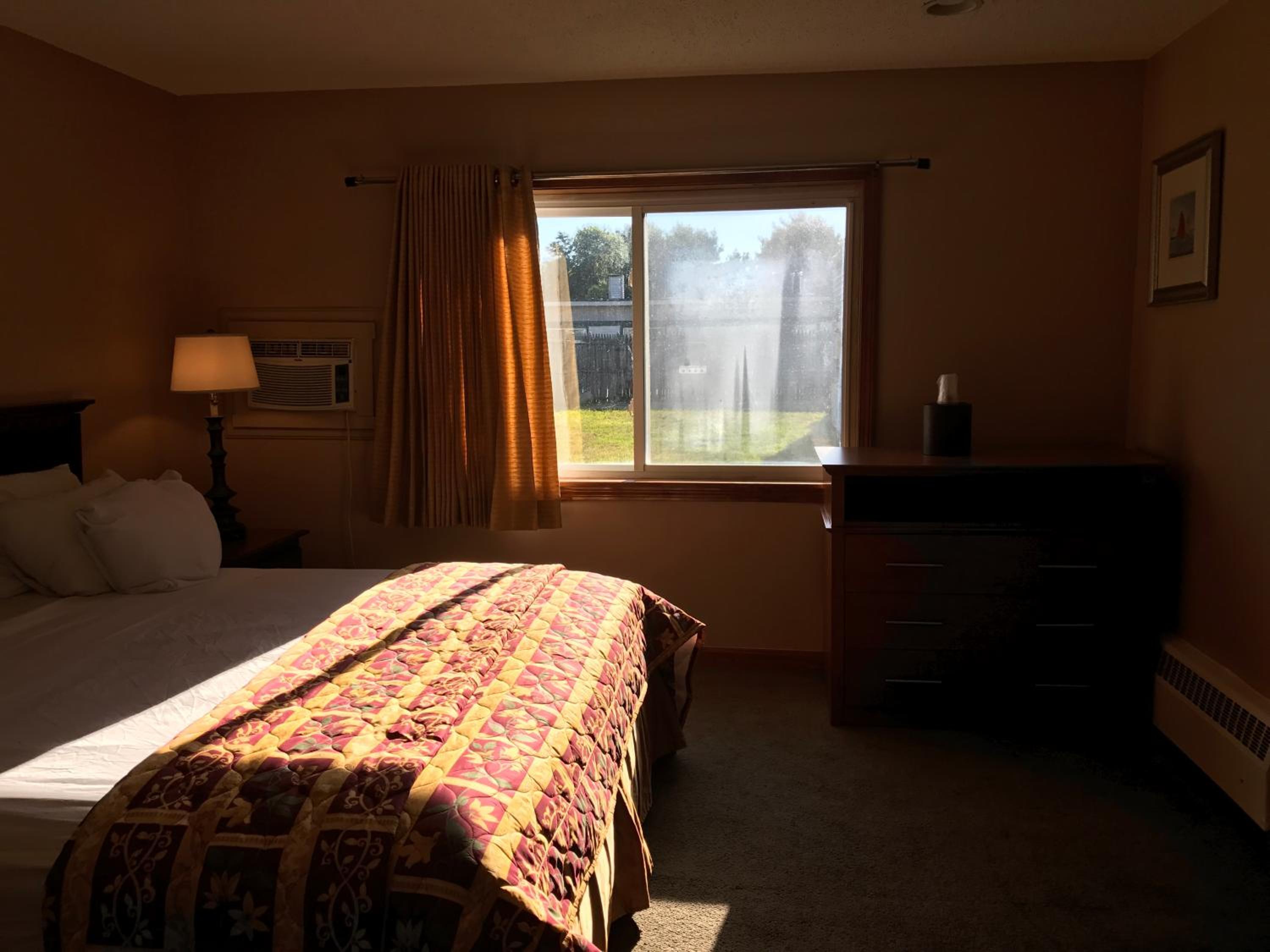 Capri Motel 27/50