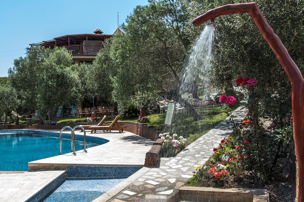 Aeneas Hotel 41/50