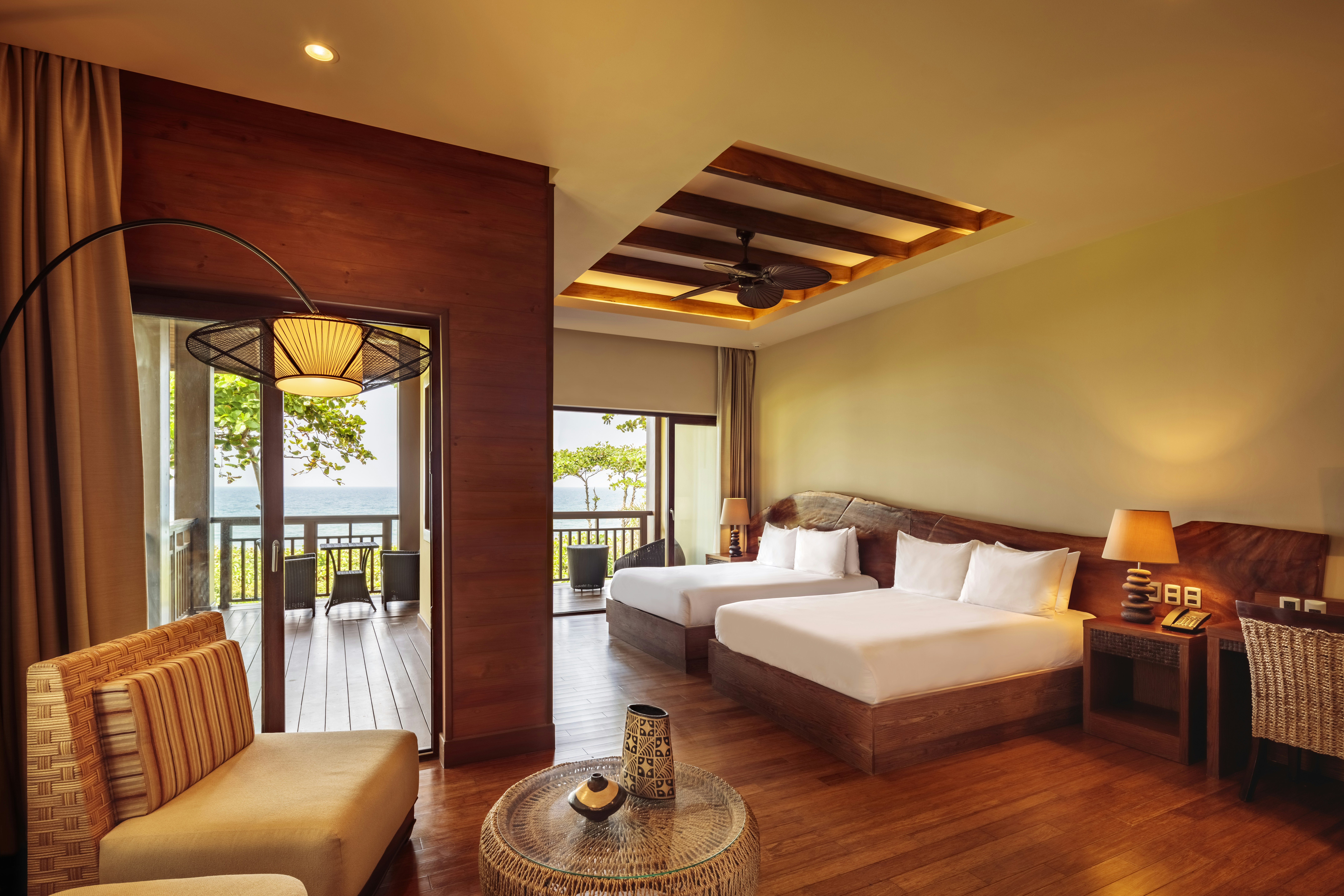 Junior Suite, 2 Queen Beds, Ocean Front