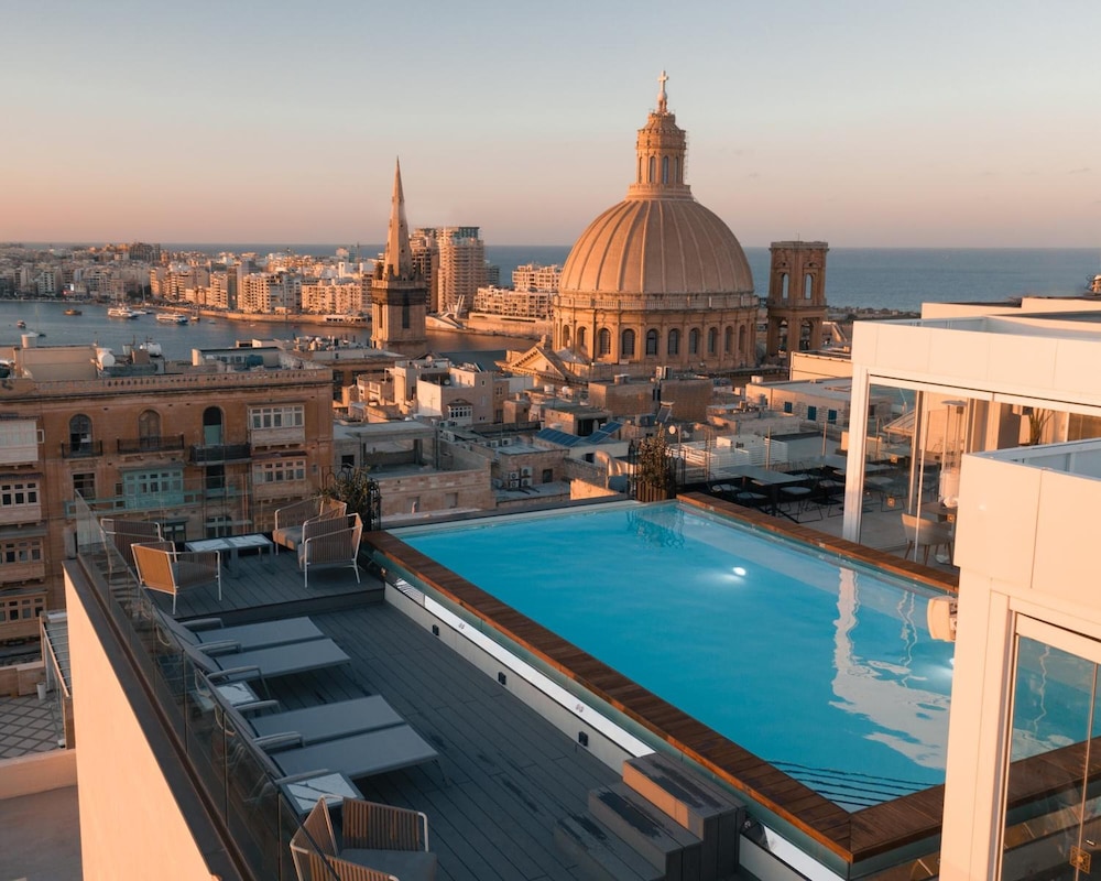 EMBASSY VALLETTA 61/63