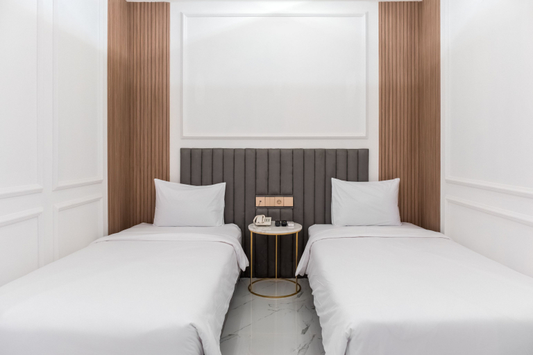 Kala Hotel 7/11