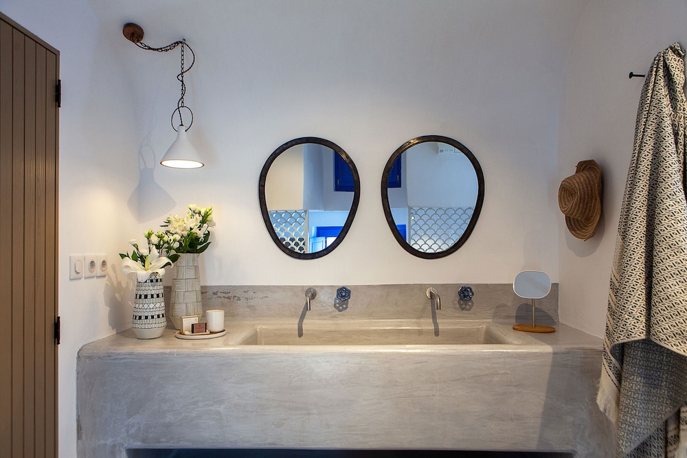 Esperas Santorini 8/50