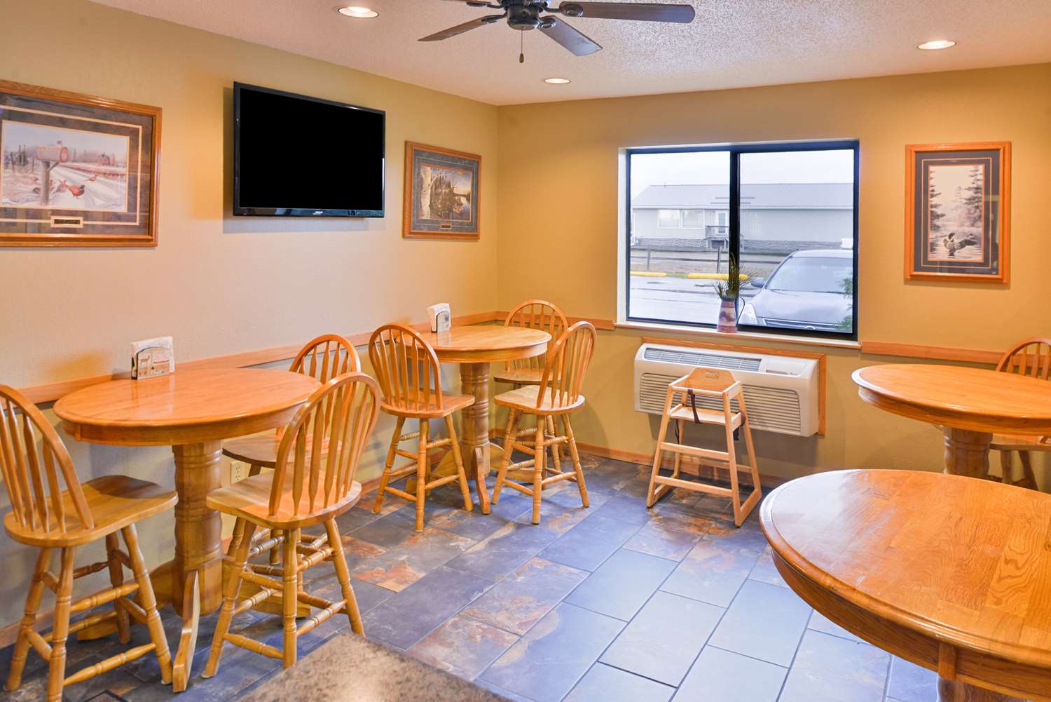 Americas Best Value Inn & Suites International Falls 22/23