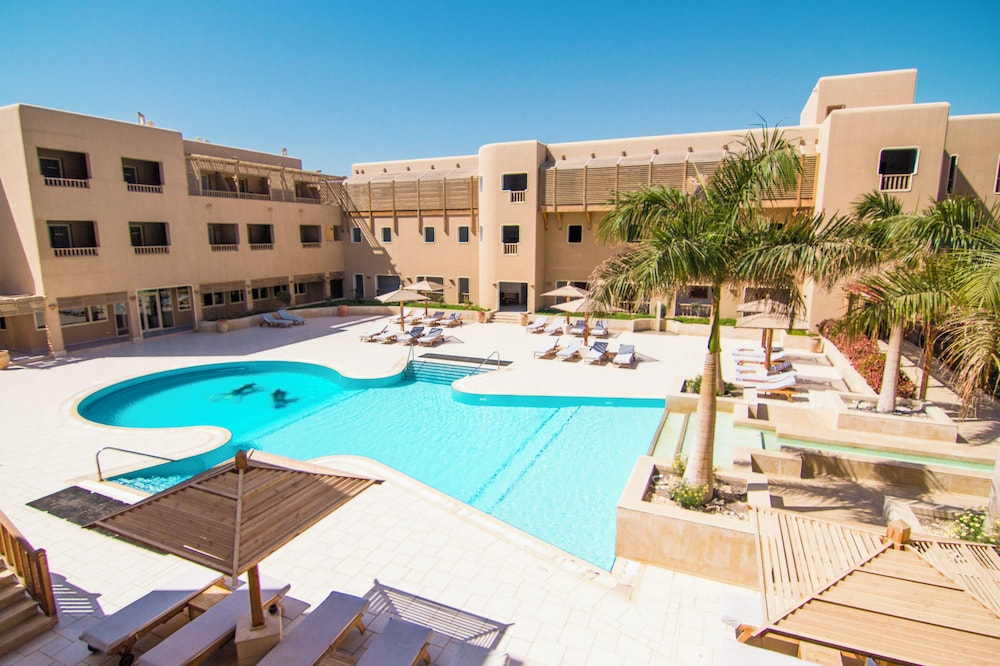 The Breakers Diving and Surfing Lodge 52/62