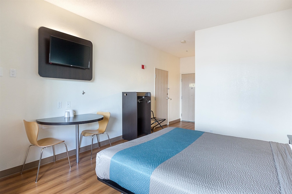 Motel6 Page, AZ 30/60