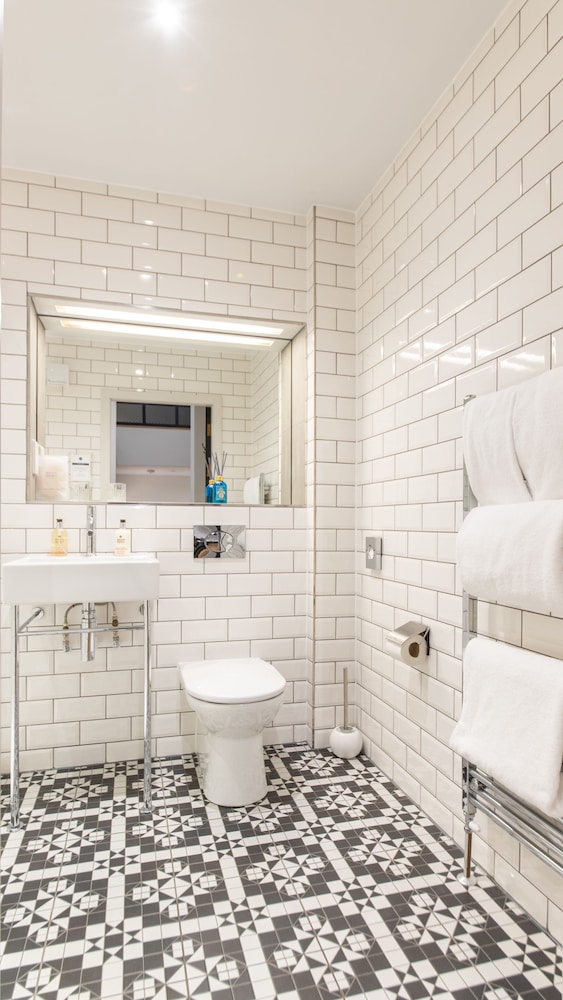 Mezzanine, 2 Bedrooms, Apartment, 2 Double Beds, Sofa، Linton Collection - Blackfriars Lofts 9/10