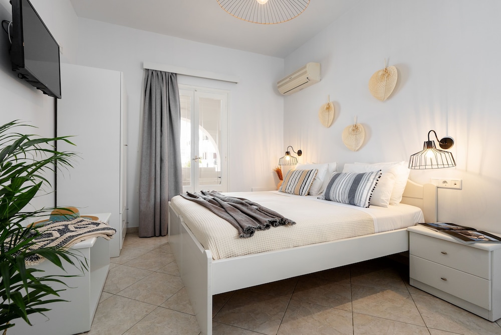 Erato Inn 11/50