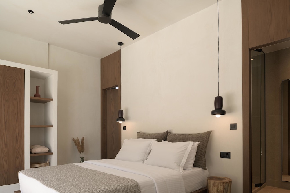 Hilltop, Suite, Queen Bed, Lateral Garden or Side Sea View, 2 Sofa, Adult Only, Private Pool