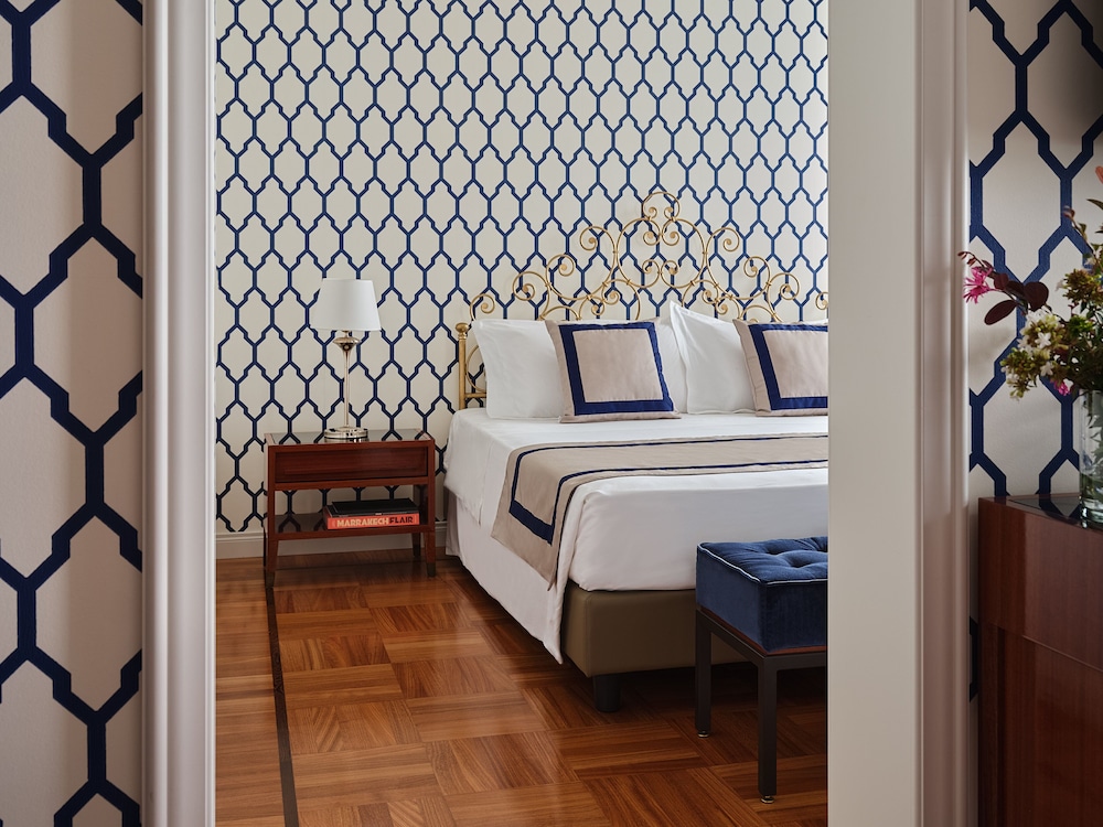 Junior Suite, King Bed, Sea View, No Balcony