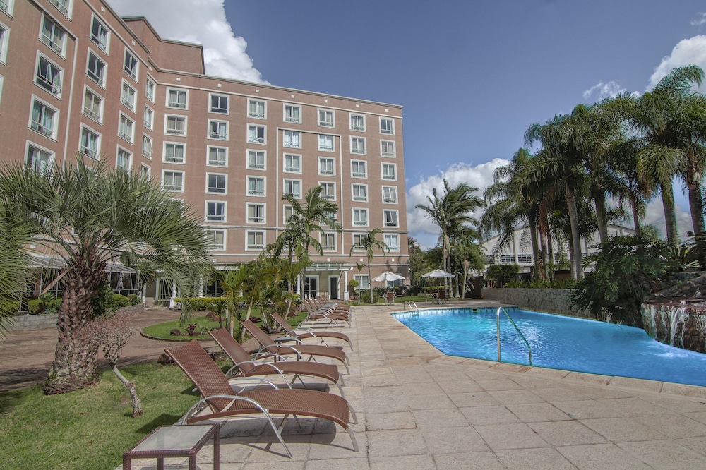 Hotel Deville Prime Porto Alegre 48/50