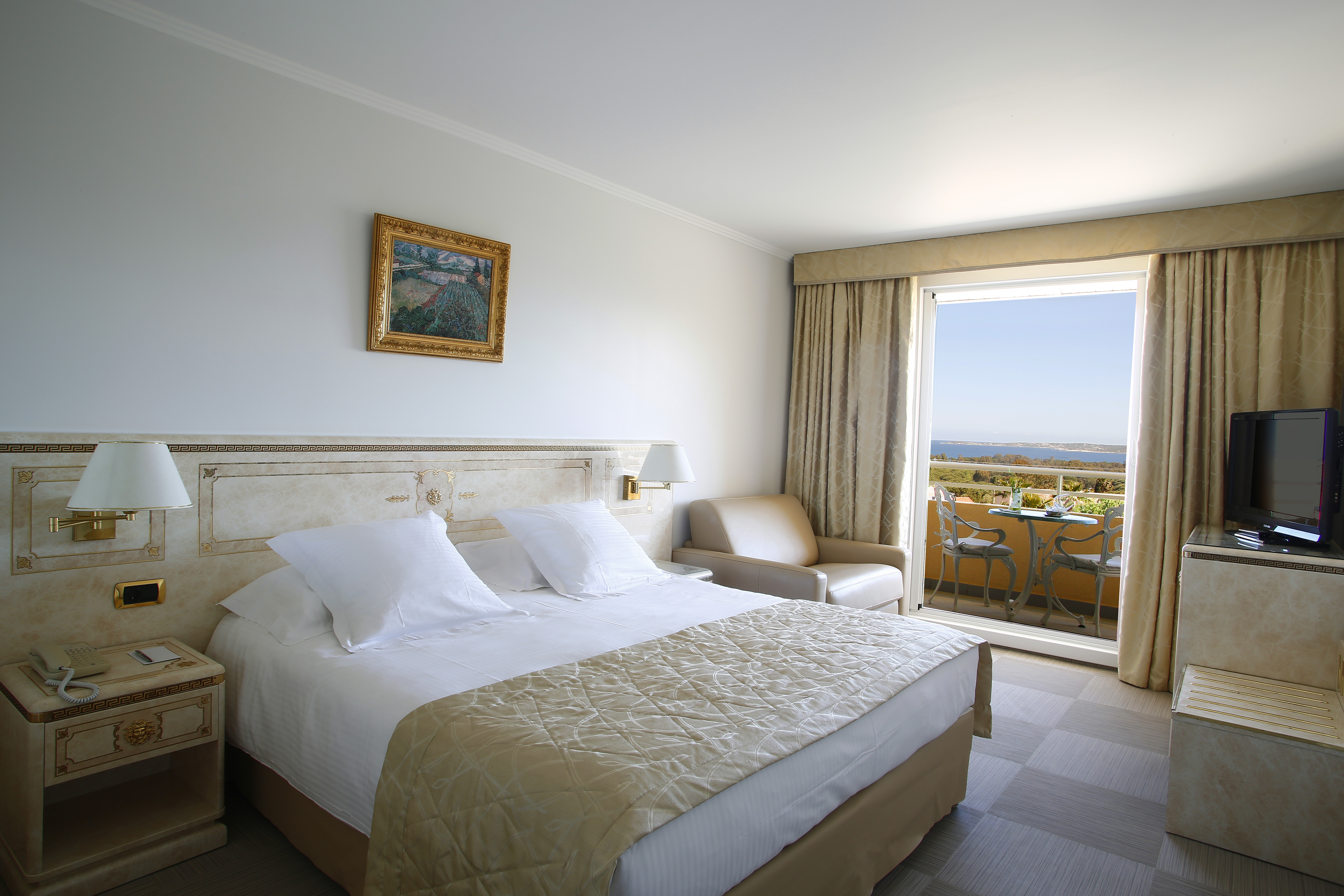 Deluxe, Mountain and Sea View