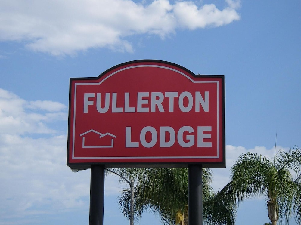 Fullerton Lodge 3/33