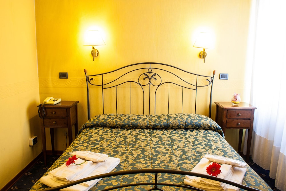SUPERIOR, DOUBLE BED