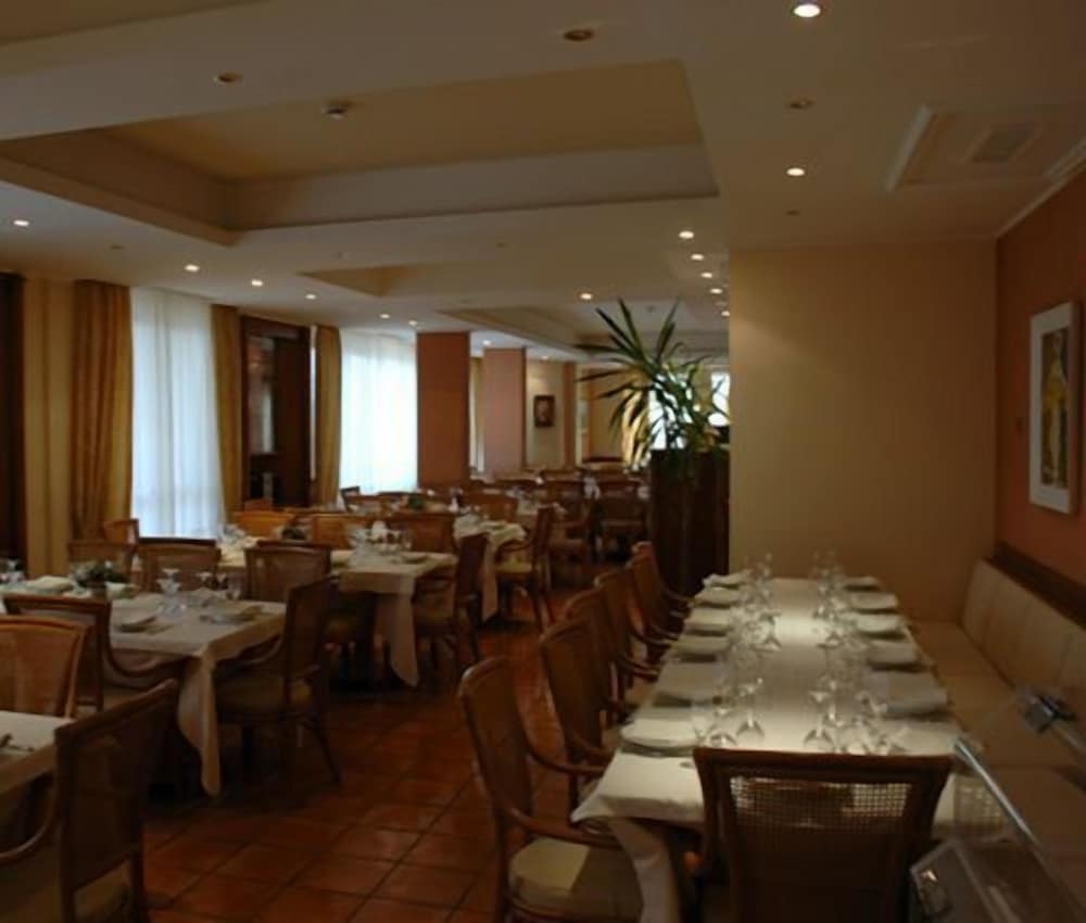 VILLA EDEN HOTEL 16/17