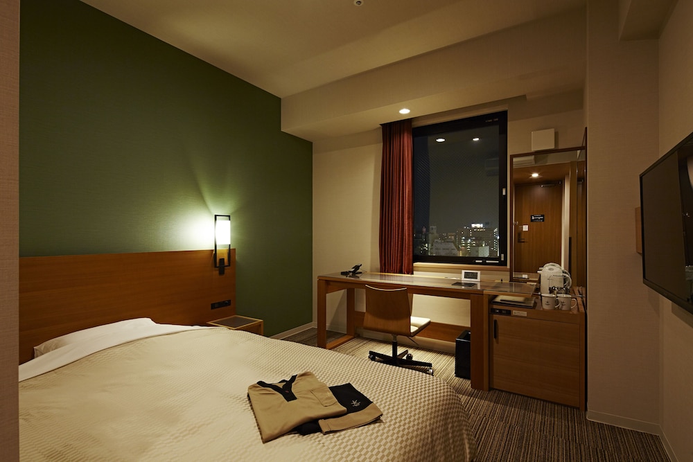ROOM, DOUBLE BED