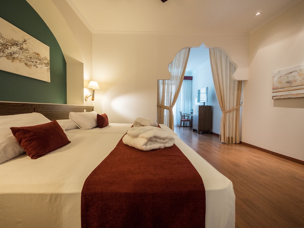 Senator Cadiz Spa Hotel 11/71