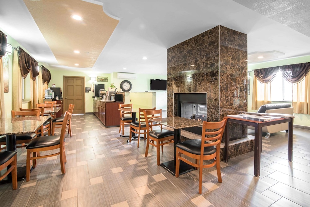 Rodeway Inn Towanda 32/36