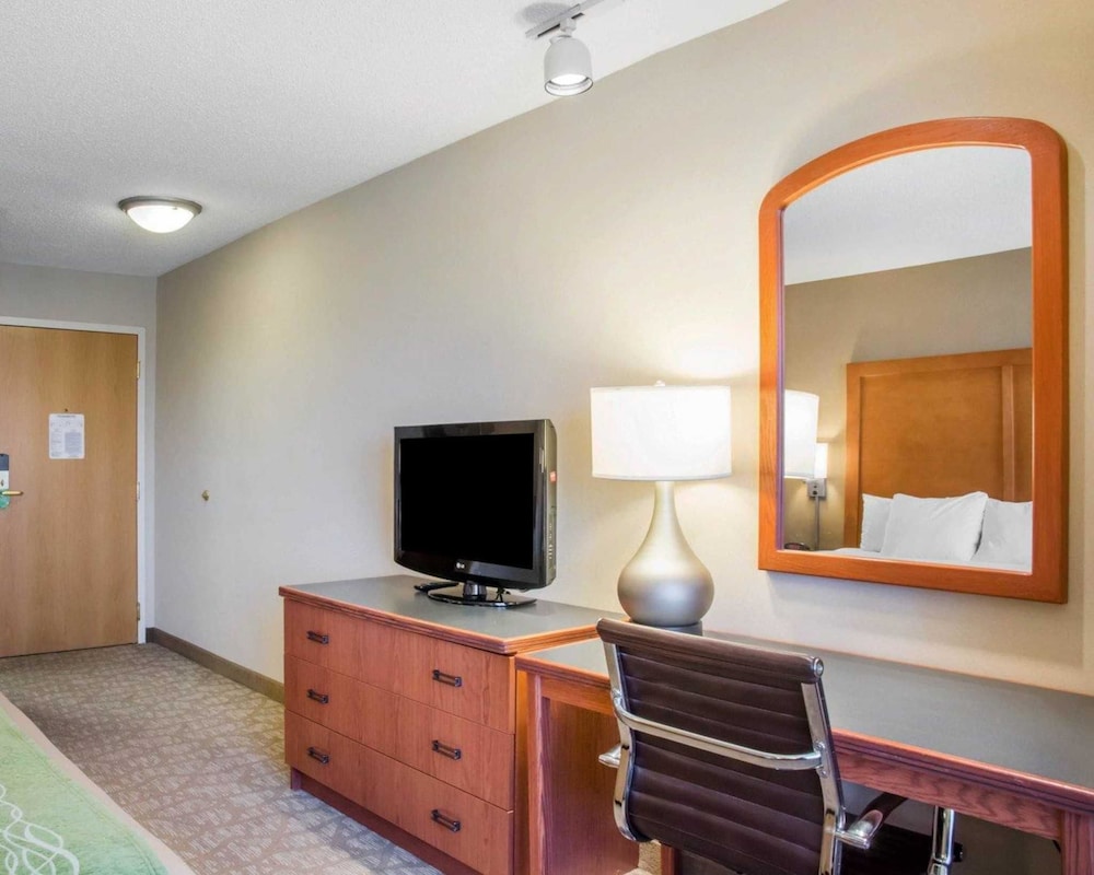 Comfort Inn And Suites West Chester 35/41