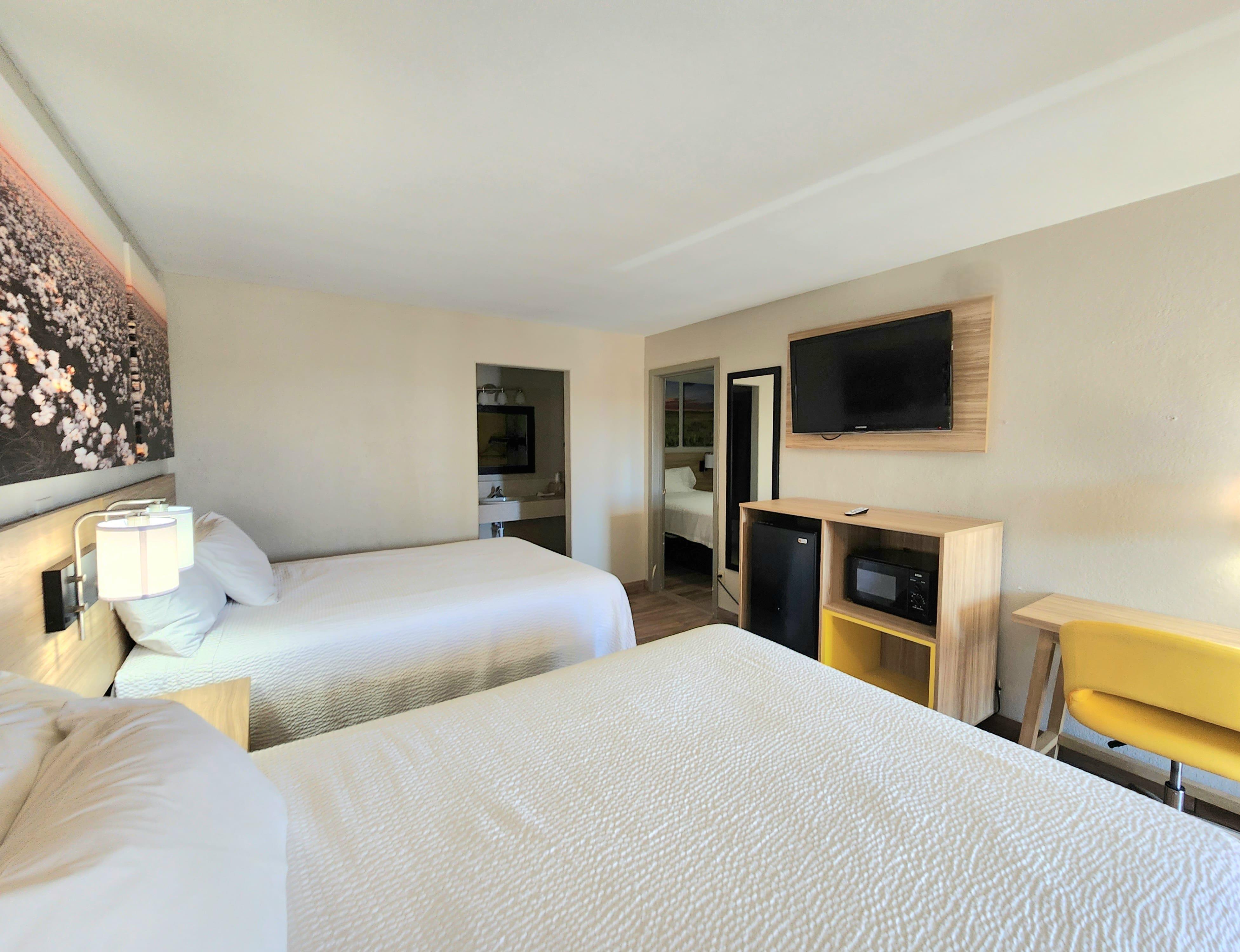Room, 3 Double Beds, Smoking