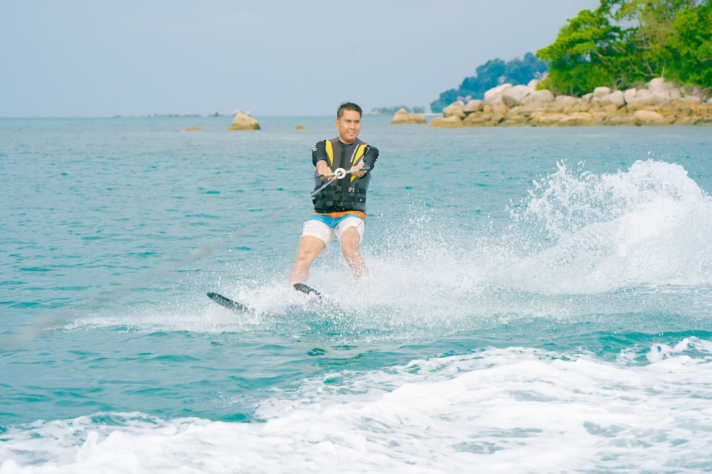 Mayang Sari Beach Resort 65/68