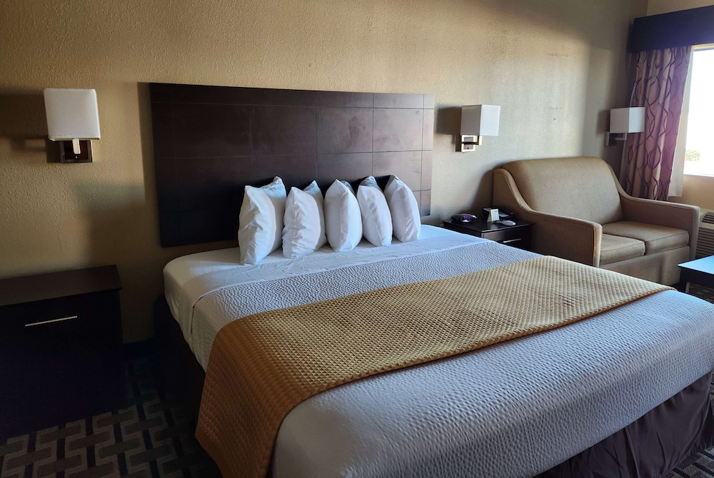 Days Inn By Wyndham Baytown East 24/50