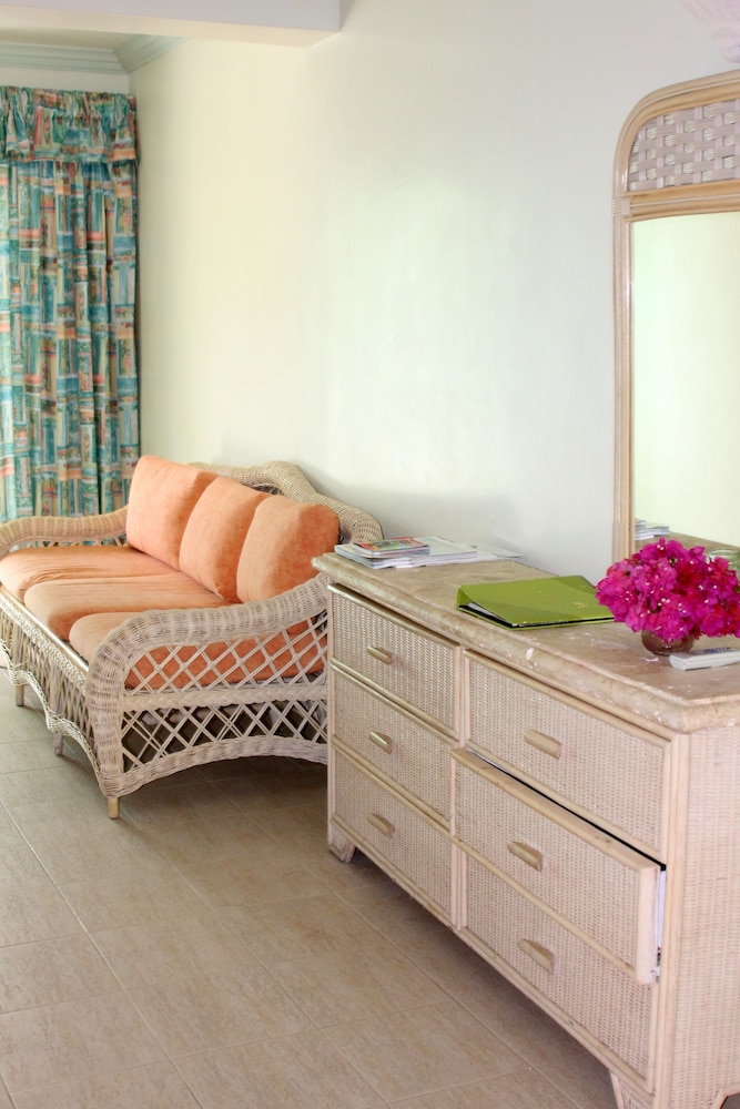 Dover Beach Hotel 40/61