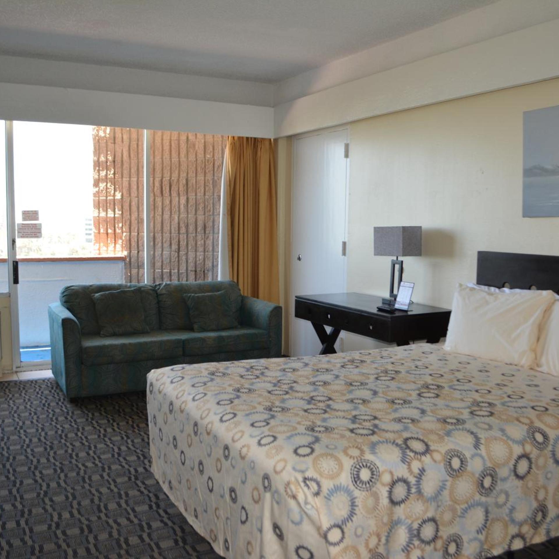 Standard, Queen Bed, Partial Ocean View, North Wing