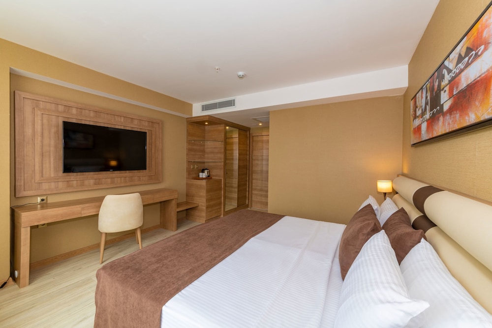 38 Hotel 12/64