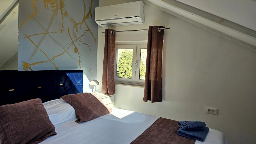 1 BEDROOM, APARTMENT