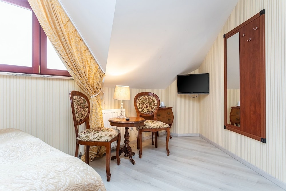 Royal Residence 20/50