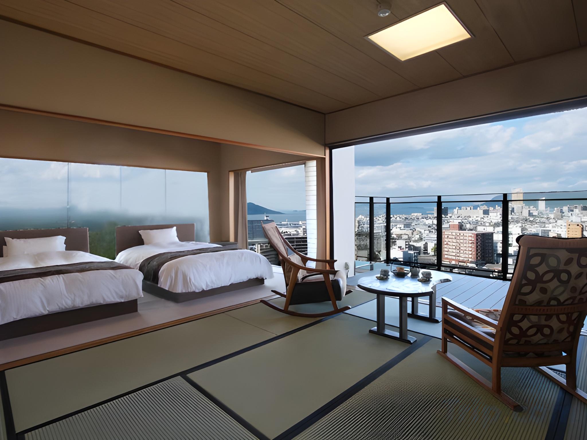 Suite, Twin Beds, Corner