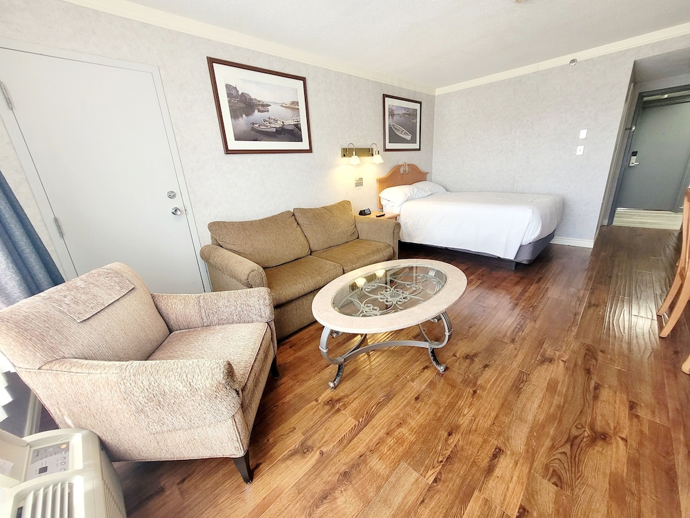 Claymore inn & Suites 25/40