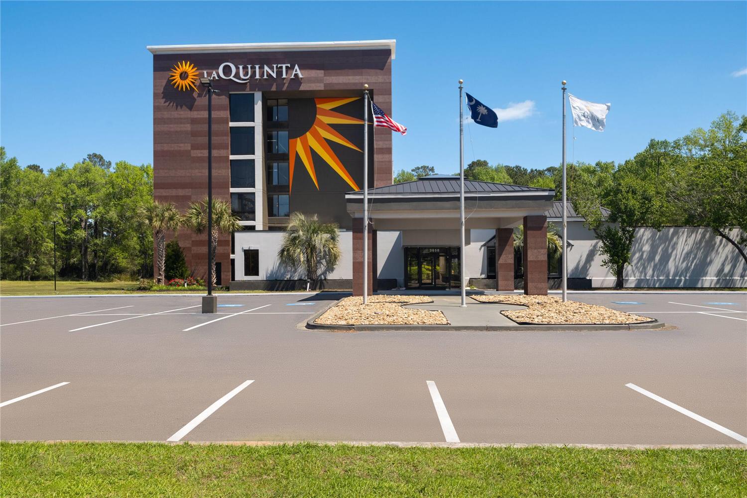 La Quinta Inn & Suites by Wyndham Myrtle Beach 22/26