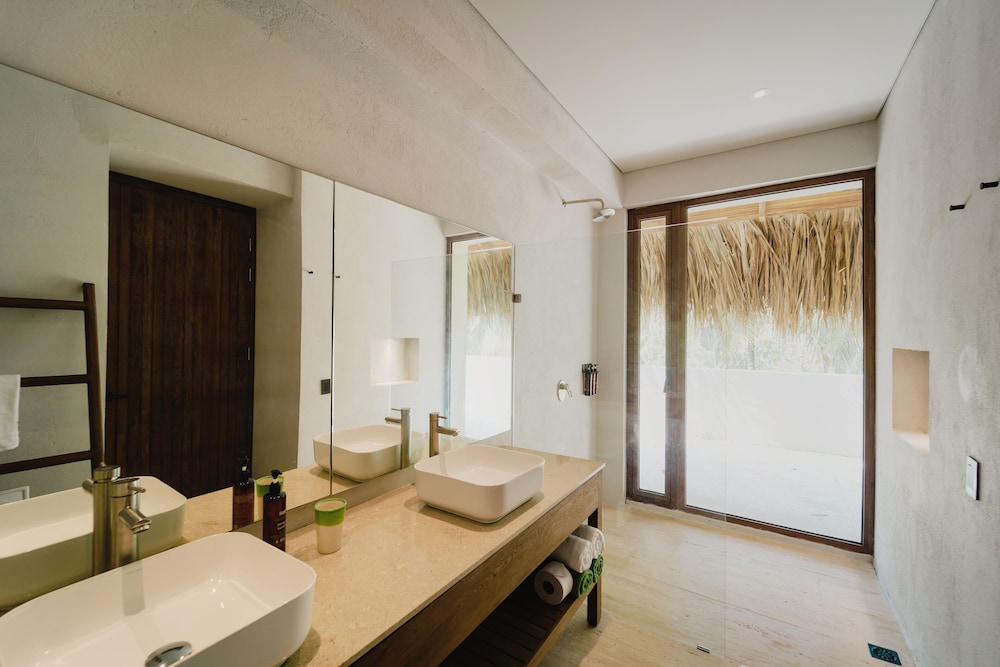 Naio Hotel 45/50