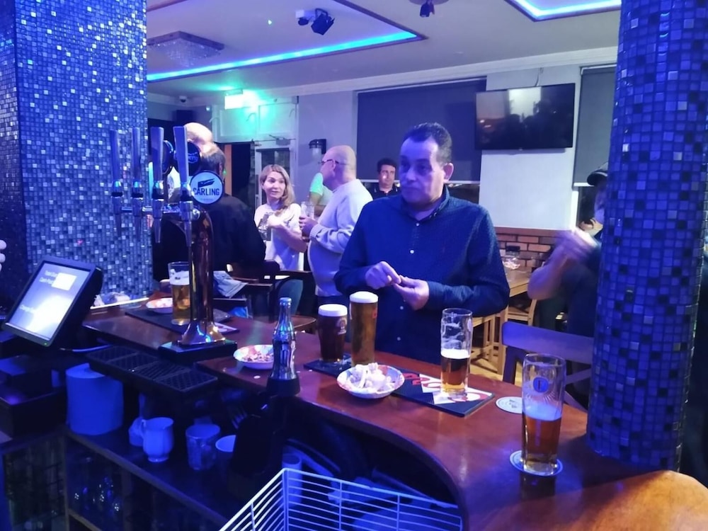 Six Bells Hotels 38/47