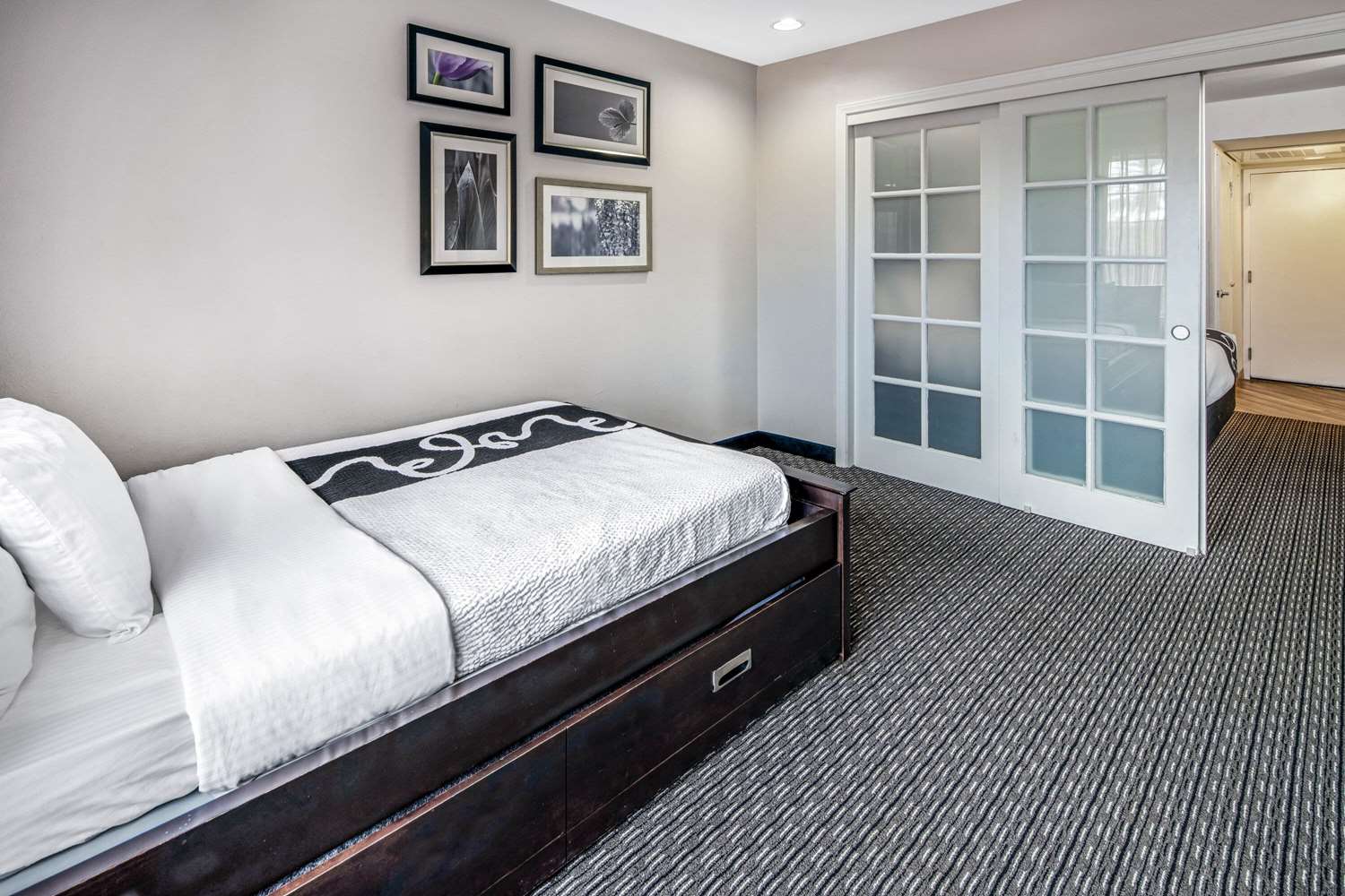 Holiday Inn Express & Suites Anaheim Convention Center Area 13/45