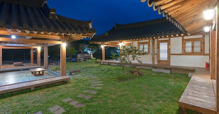 Gyeongju Hanok Pen Town Pension 50/52