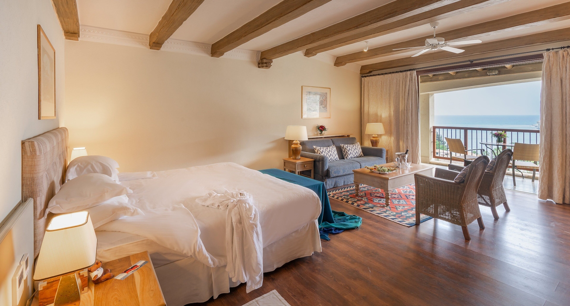 NEST, EXECUTIVE, SUITE, DOUBLE BED, SEA VIEW