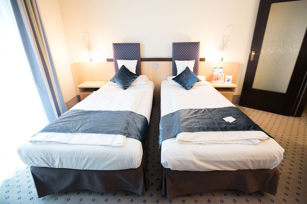 Holiday Inn - The Niu, Stream Monchengladbach 32/71