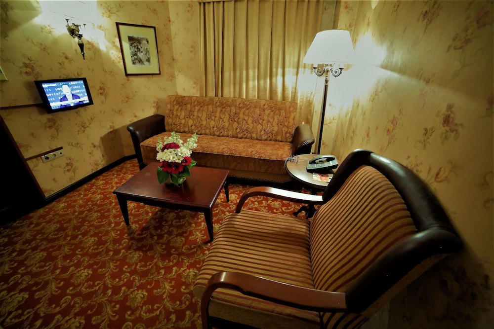 Pera Rose Hotel 65/78