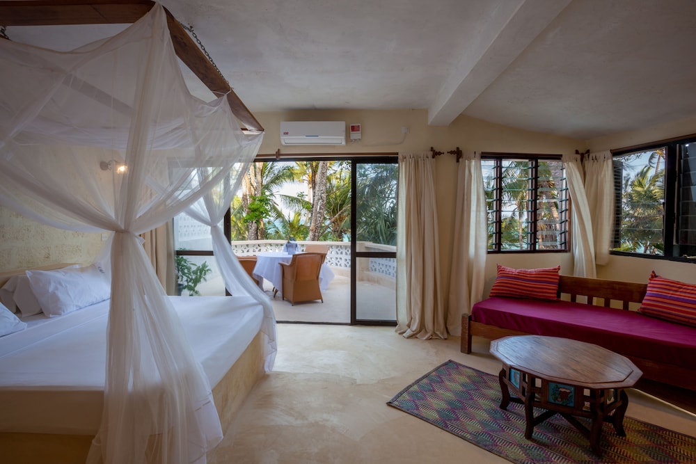 Blue Marlin Beach Hotel 12/50