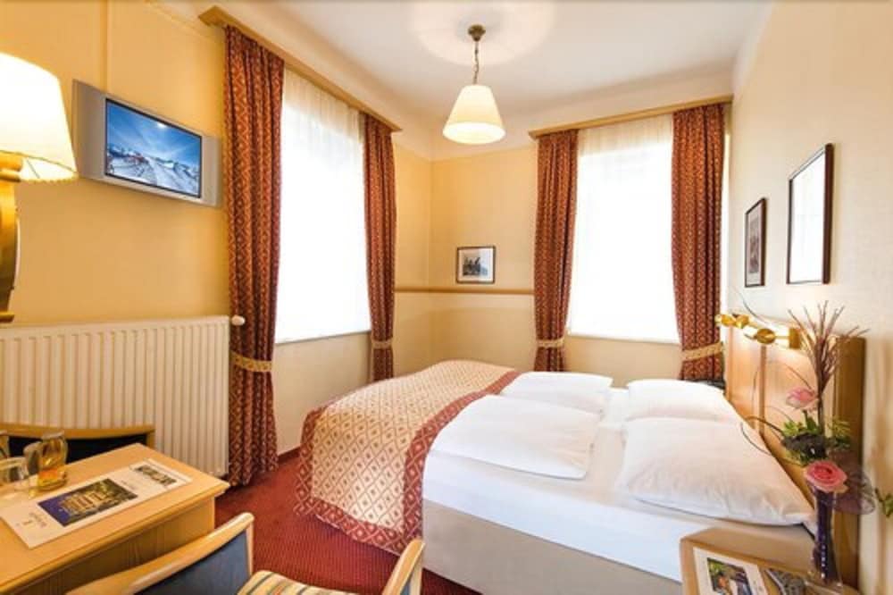 Hotel Gisela 11/34