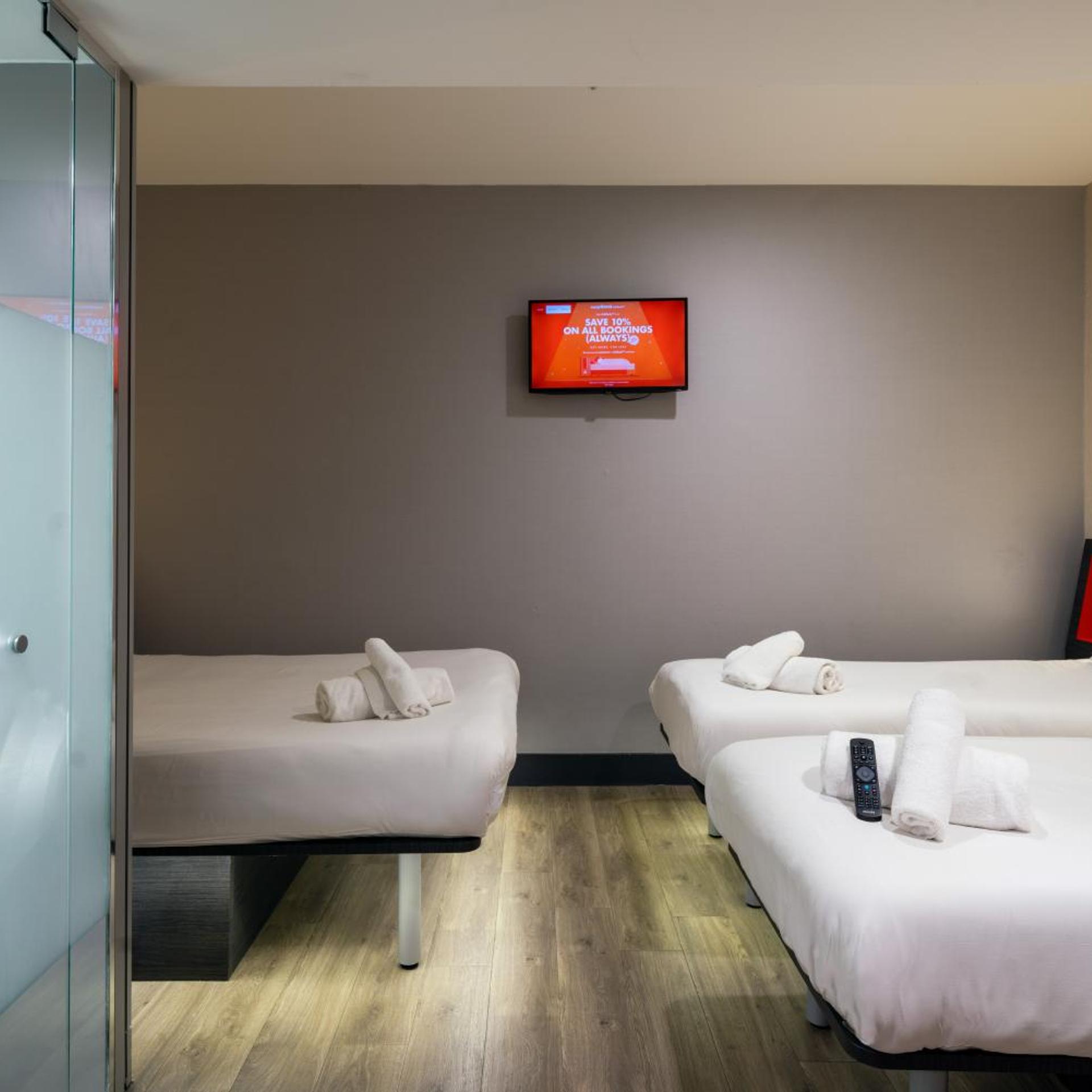 Room, Quadruple, No Window