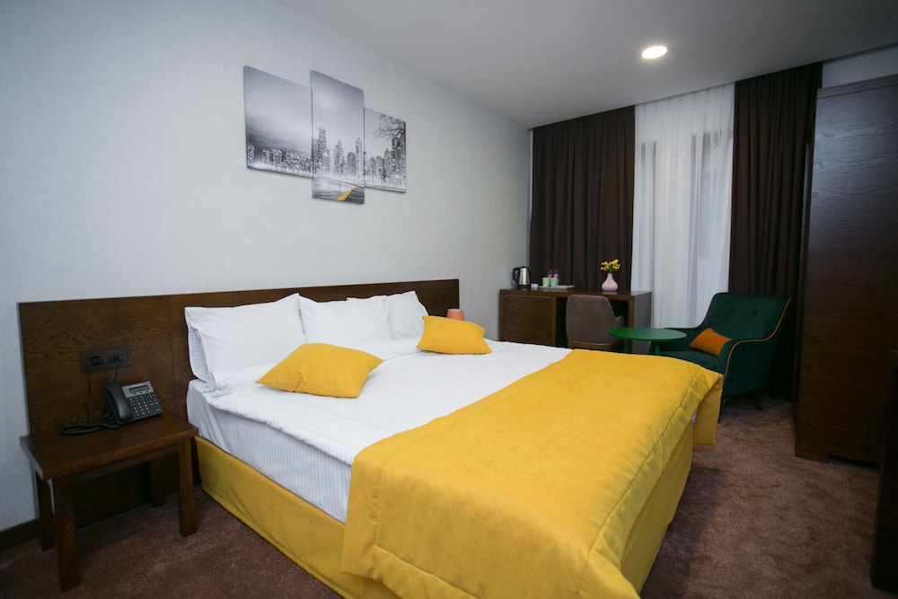 Da Vinci Hotel 11/50