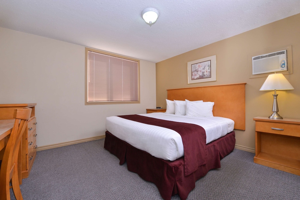 جناح بسرير كوين، Canadas Best Value Inn Suites Vernon 2/3