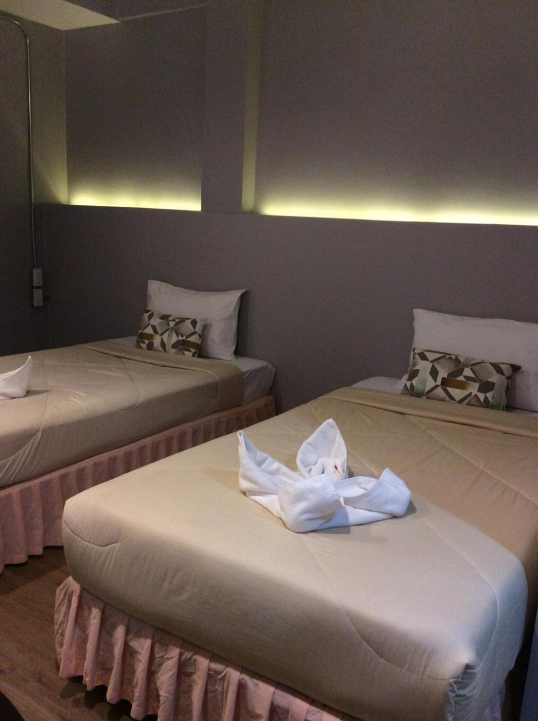 Superior, Twin Beds