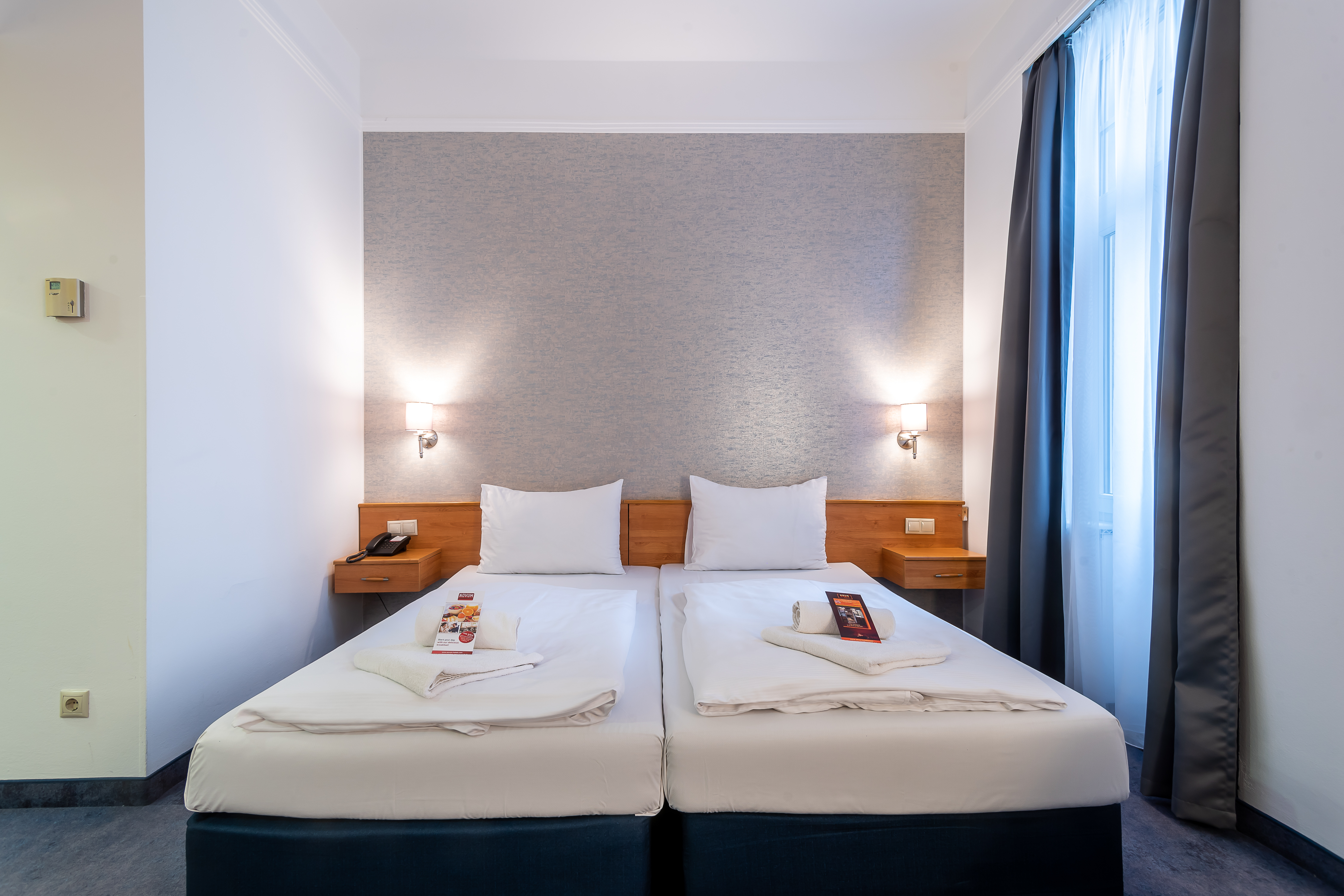 Room, Triple
