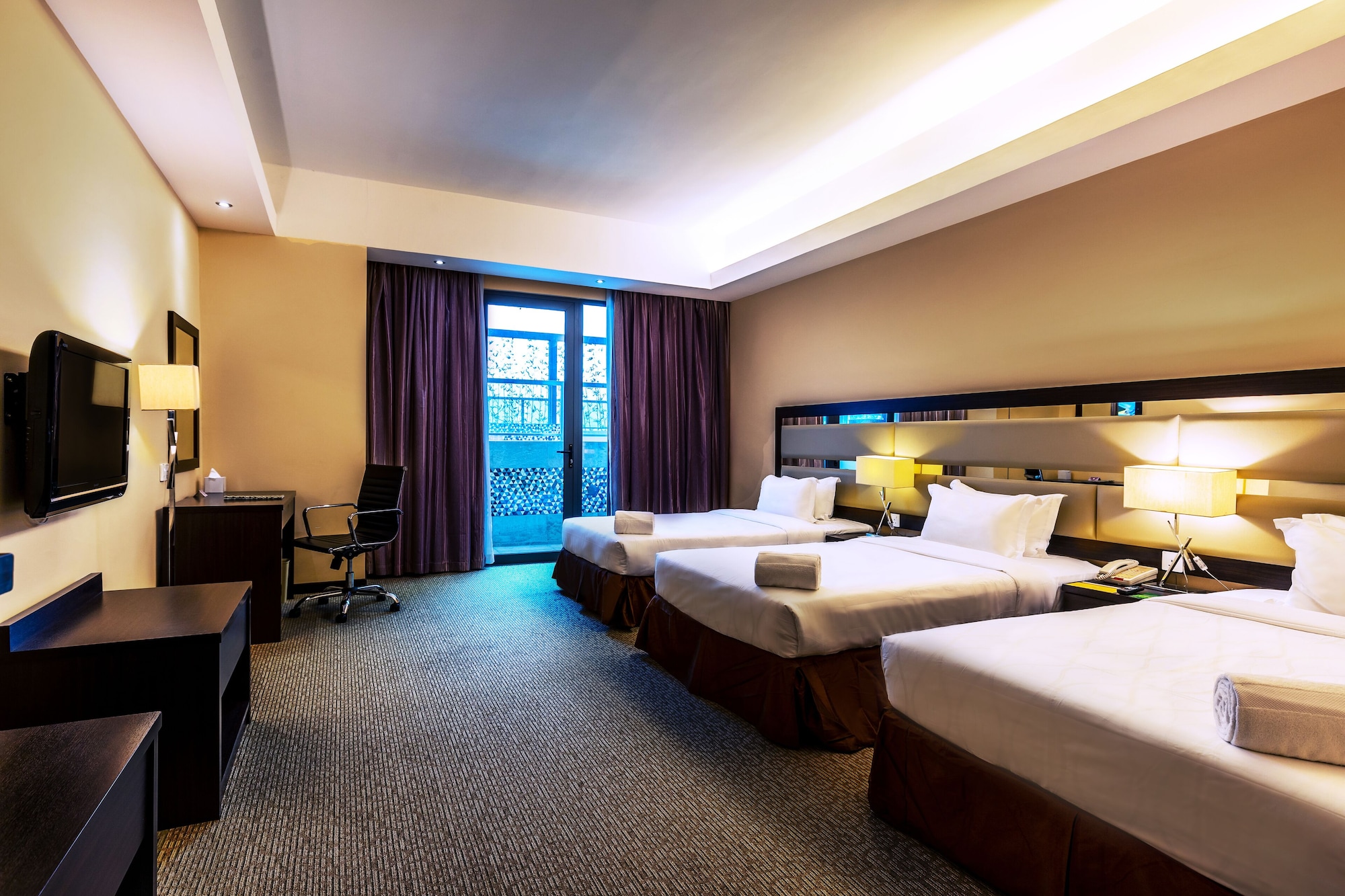 ROOM, TRIPLE, POOL ACCESS