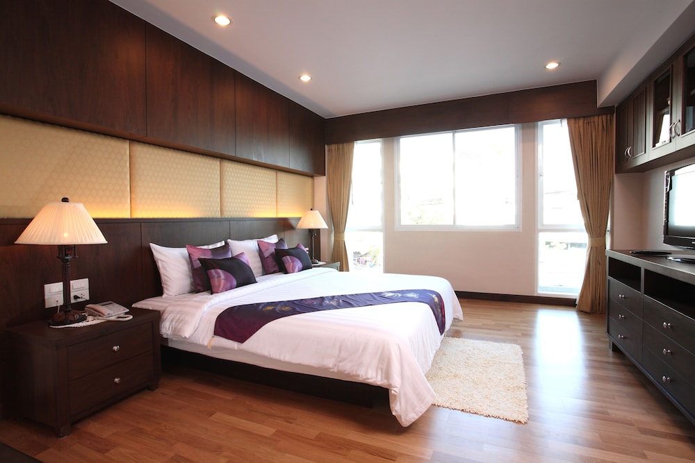 PRESIDENTIAL, SUITE