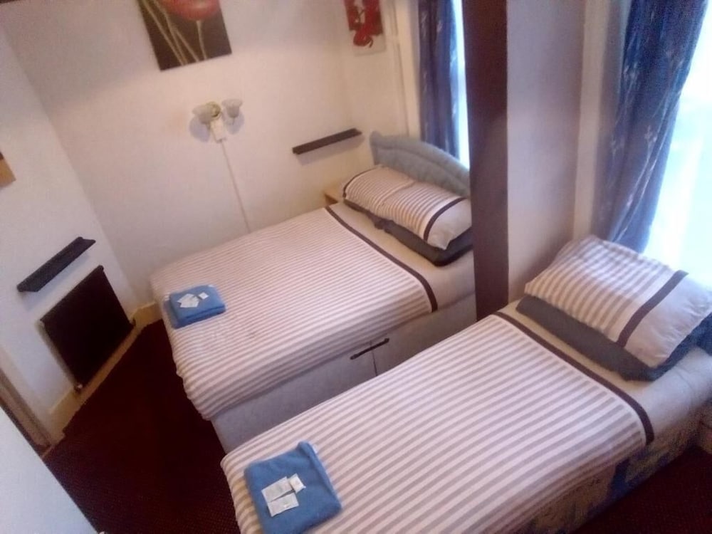 ROOM, TRIPLE